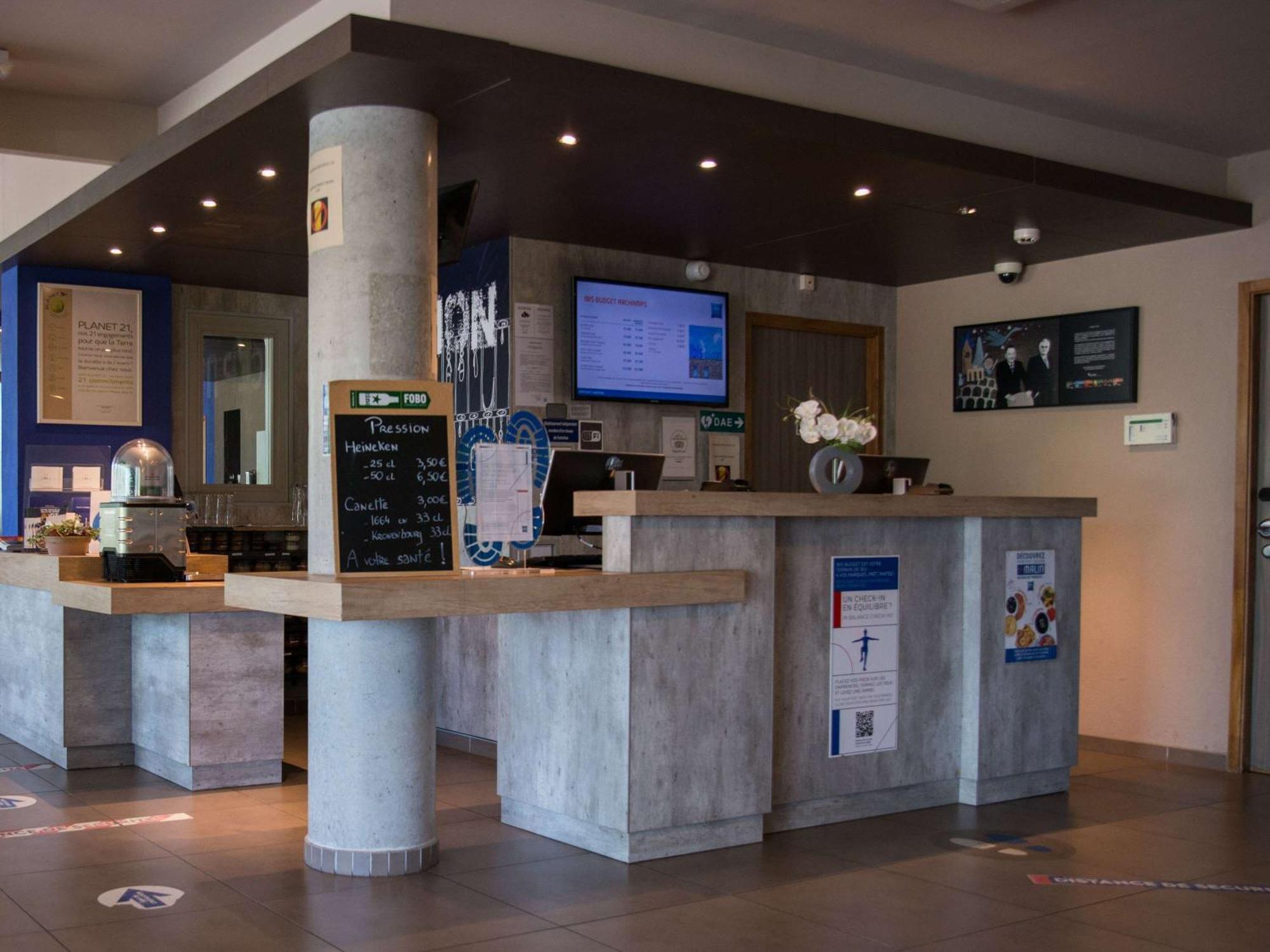 Ibis Budget Archamps Porte De Geneve מראה חיצוני תמונה