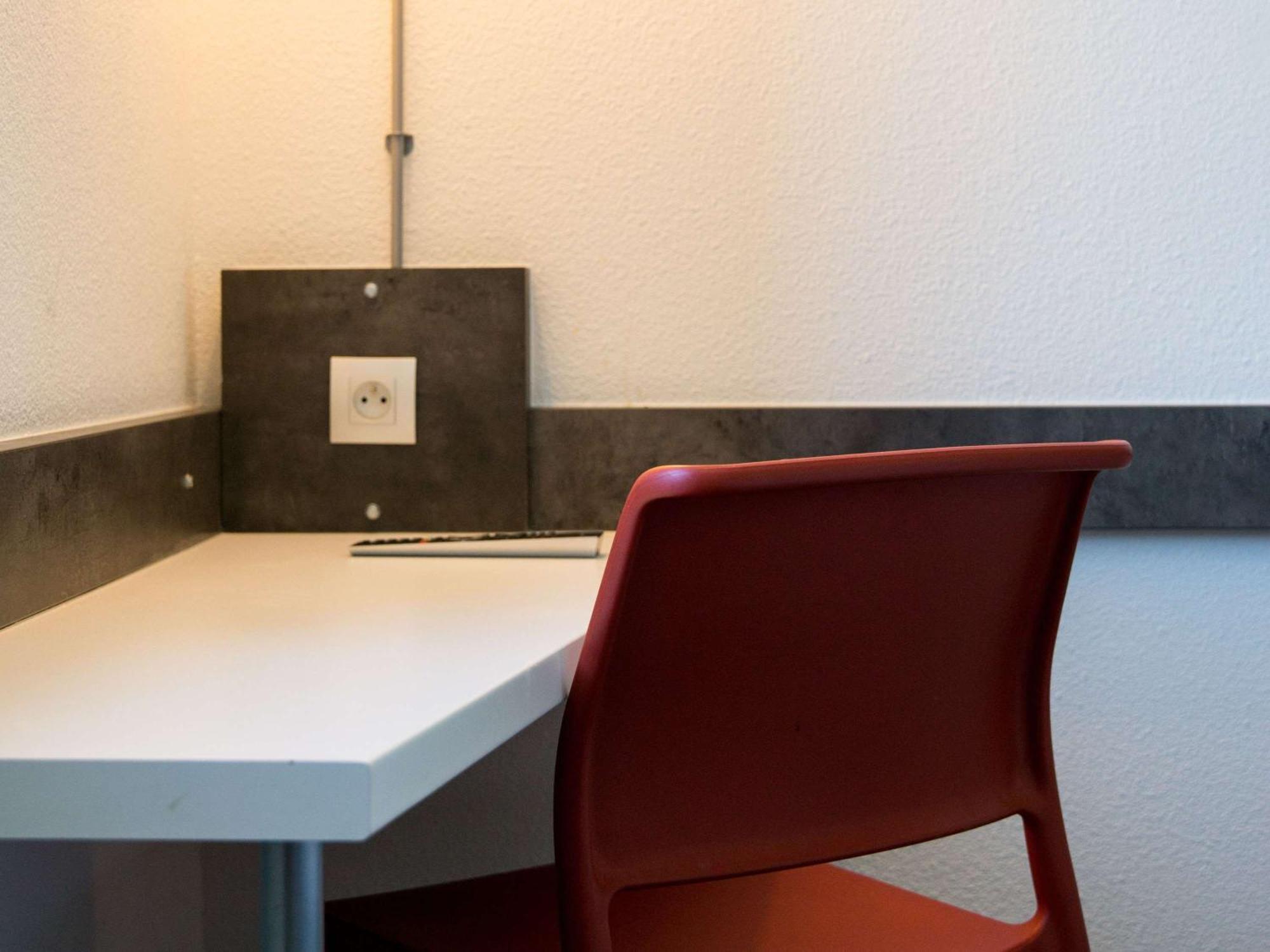 Ibis Budget Archamps Porte De Geneve מראה חיצוני תמונה